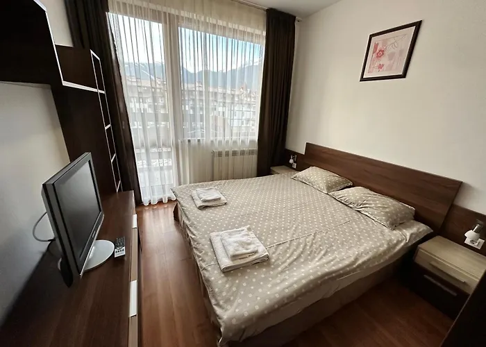 In Belvedere Club * 班斯科